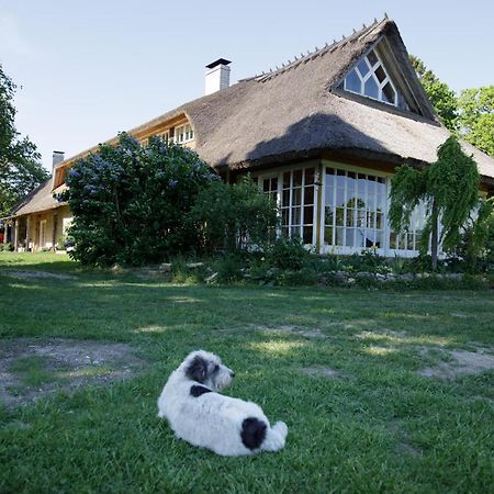 Отель Muhu Tonise Talu Liiva  Экстерьер фото